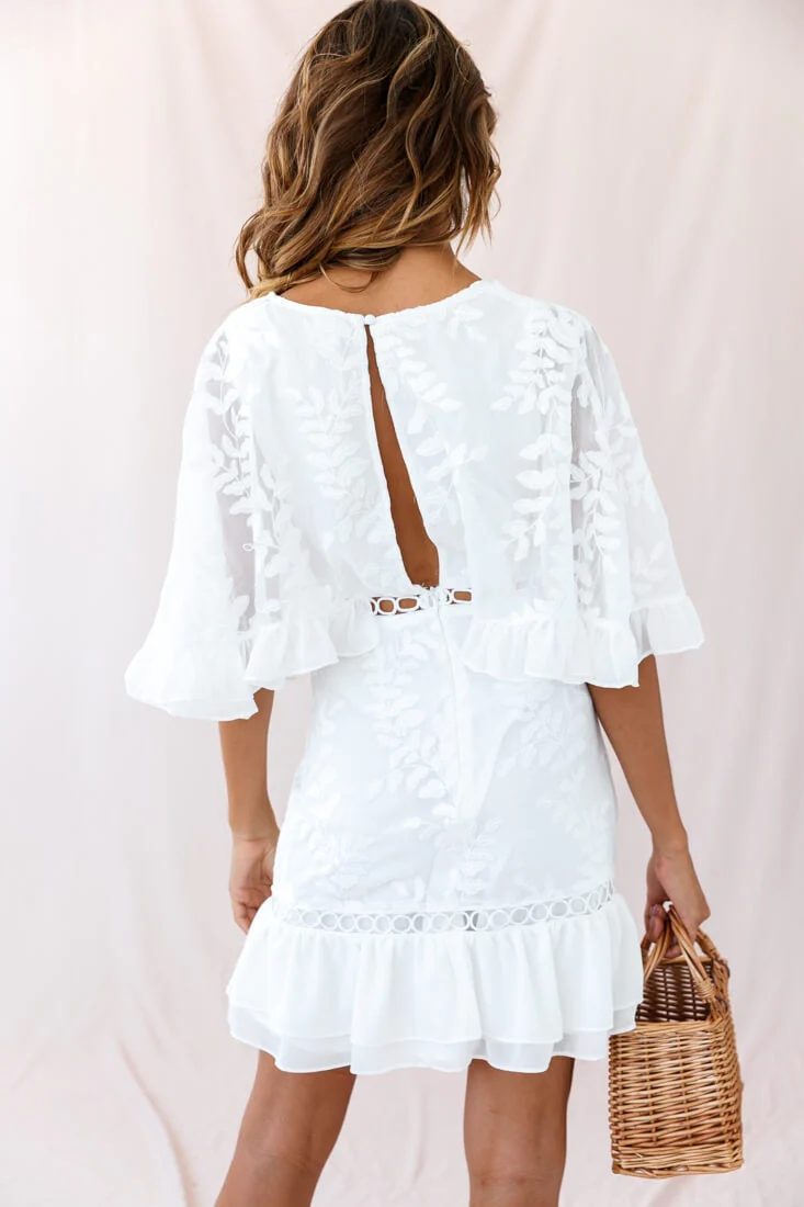 Caspar Leafy Embroidered Dress White Tall - Image 3
