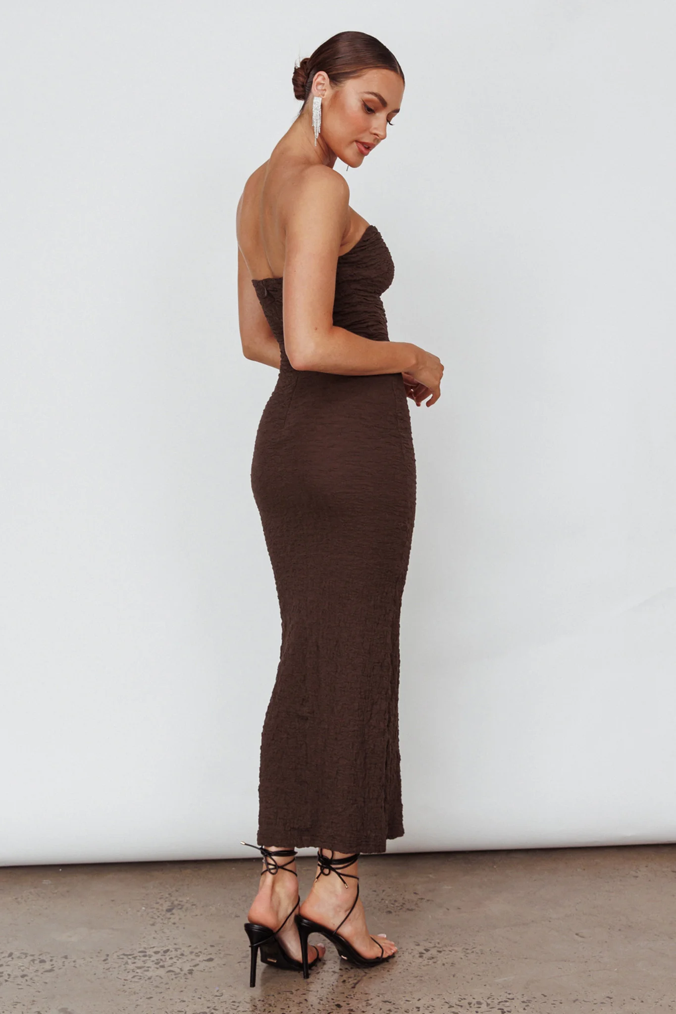 Horizon Strapless Textured Midi Dress Chocolate - Image 3
