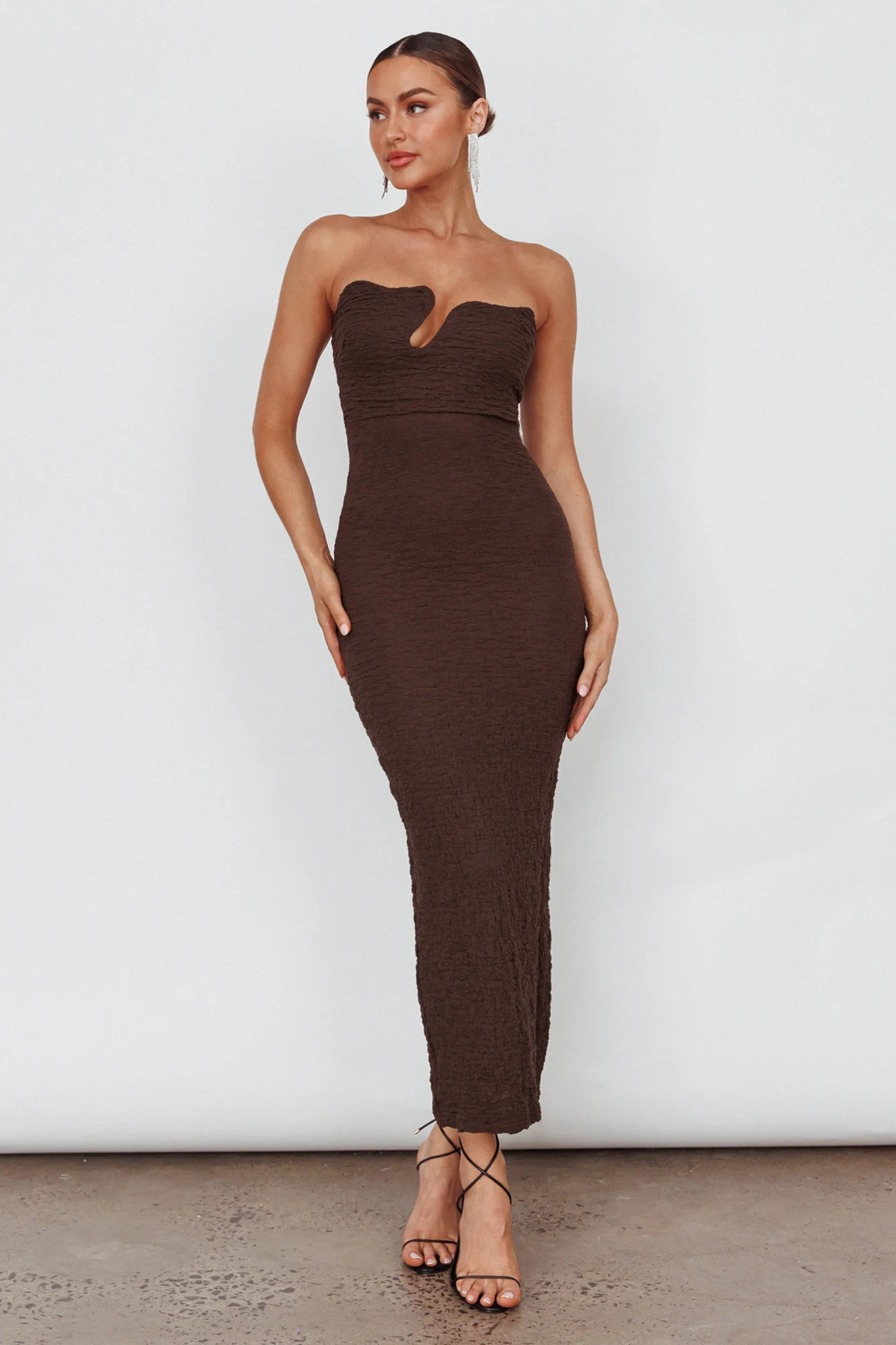Horizon Strapless Textured Midi Dress Chocolate - Image 4