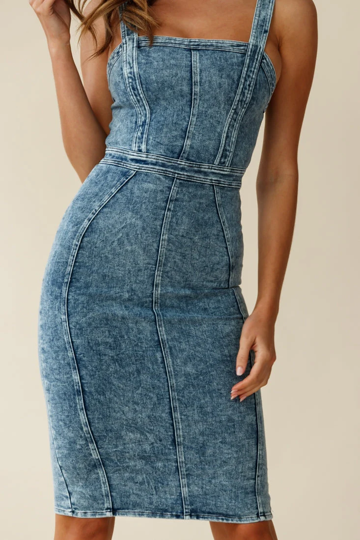 Shalom Structured Bodycon Midi Dress Washed Blue - Image 4